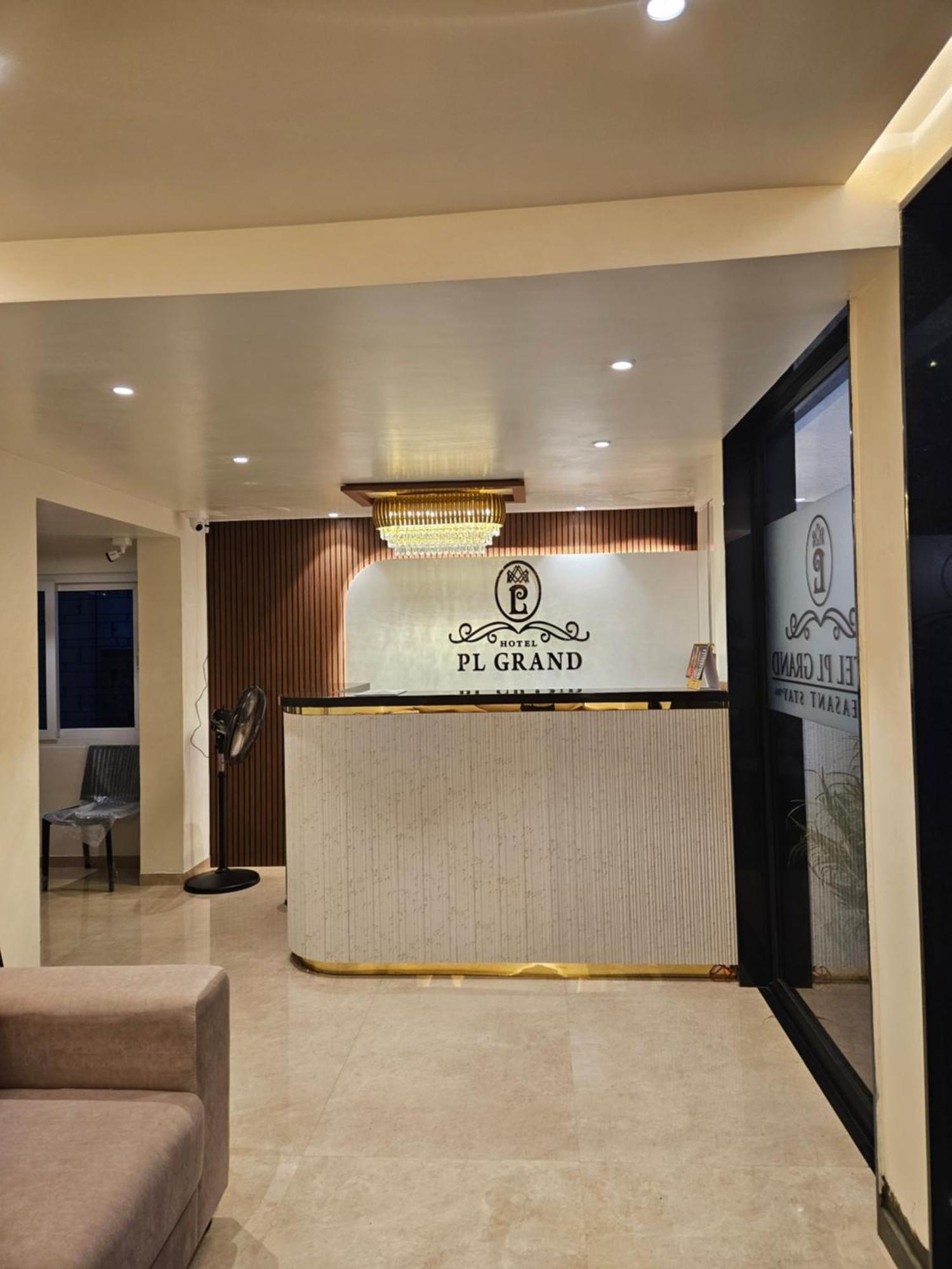 Hotel Pl Grand Kāraikkudi Eksteriør bilde